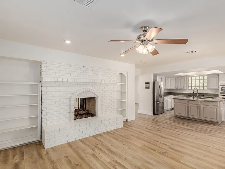 861 Vegas Valley Dr — Photo 12