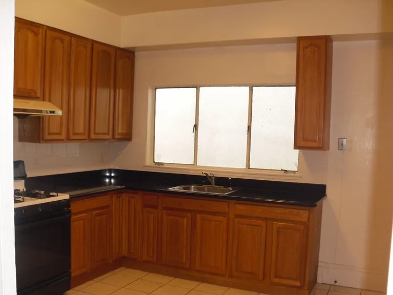 252 Wayne Ave #B — Photo 2