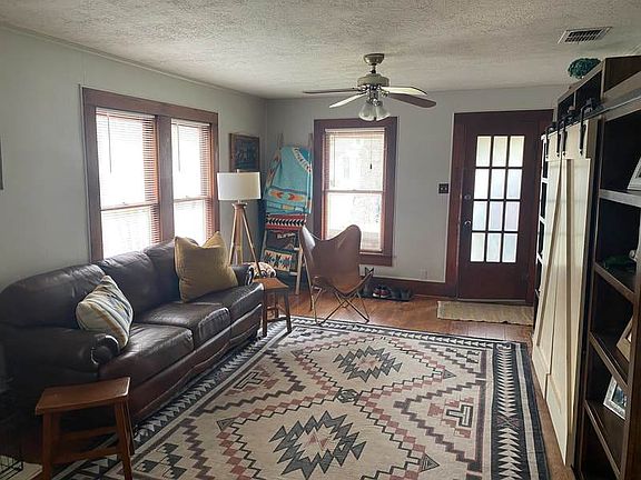 3rd image of 873 W Long St