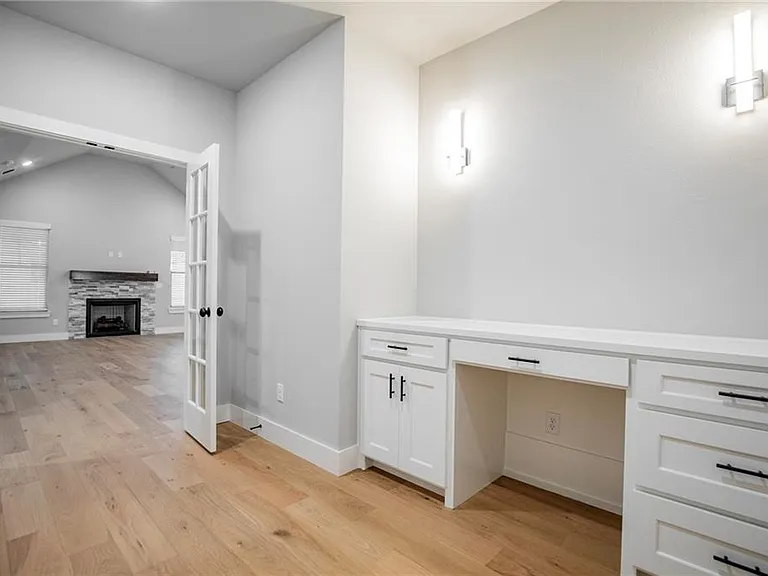 7843 Range Ave — Photo 12