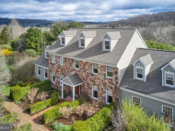 115 Gallows Run, Riegelsville, PA 18077