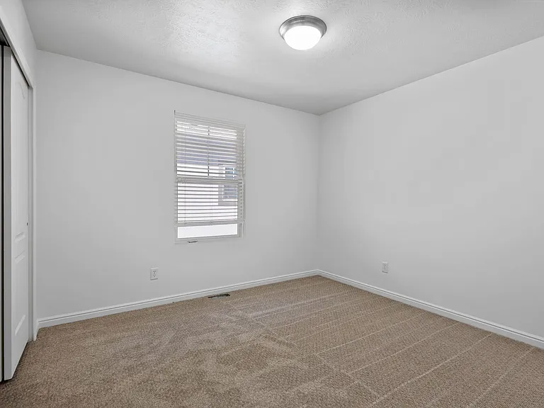 Secondary bedroom