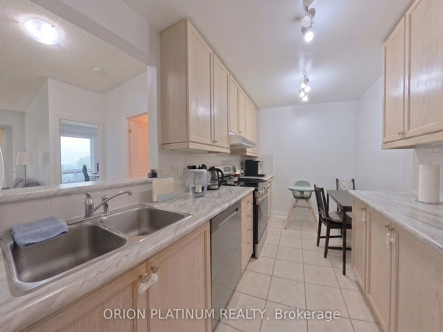 2 bed, $3,200 — Photo 1