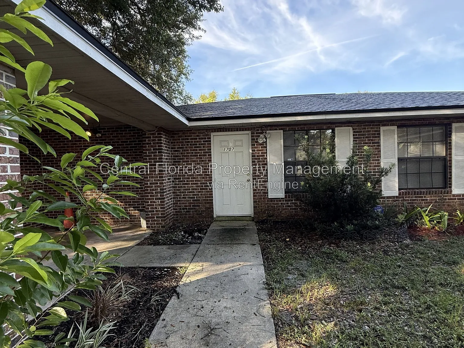 2 bed, 1.0 bath, 837 sqft, $1,399 — Photo 1