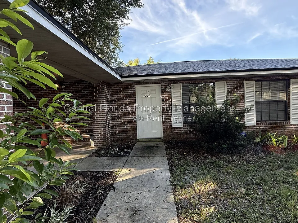 1707 Ridgewood Ln #A