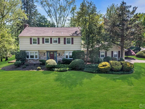 7 Alder Ct, Matawan, NJ 07747