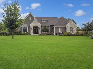 N18W24703 Still River Dr, Pewaukee, WI 53072
