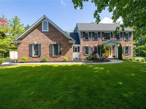 45 Olde Prestwick Way, Penfield, NY 14526