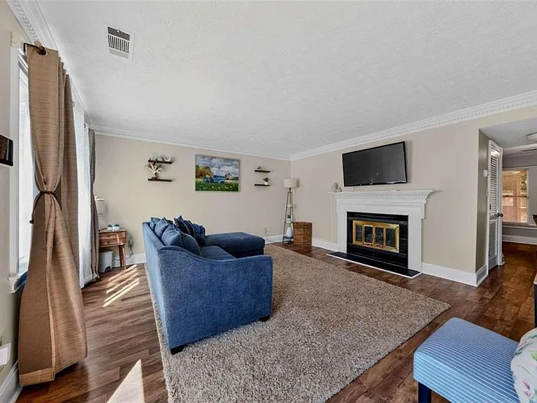 6117 Queen Anne Ct — Photo 7