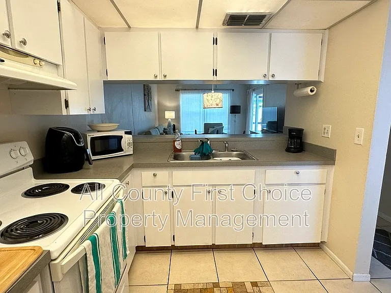 7315 Parkside Villas Dr — Photo 2