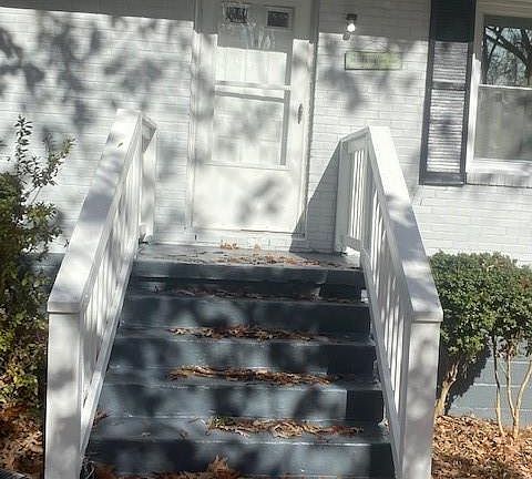 4th image of 387 Scott Dr SE