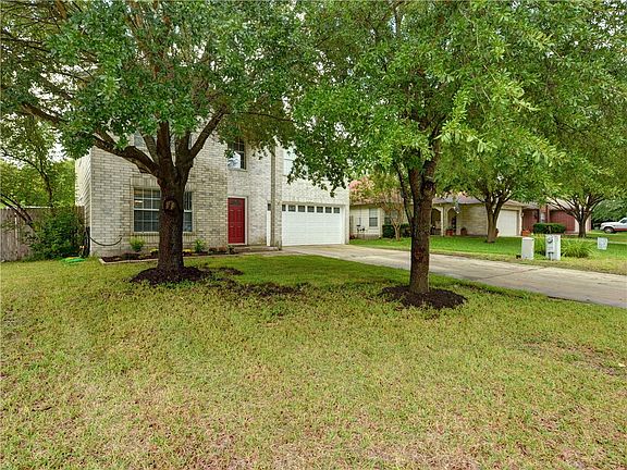 2nd image of 420 Whispering Hollow Dr