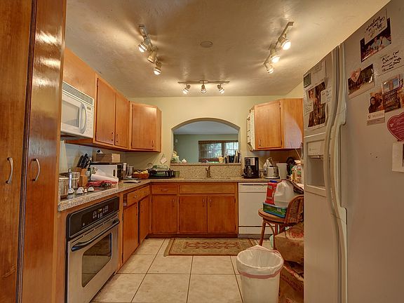 4th image of 2059 Pleasant Dr