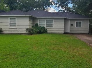 5018 Willow Glen Dr, Houston, TX 77033