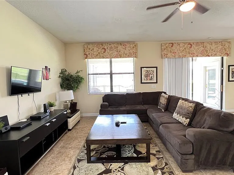 2353 Victoria Dr — Photo 25