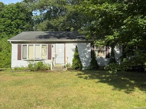 23 Lafayette Avenue, Mastic, NY 11950