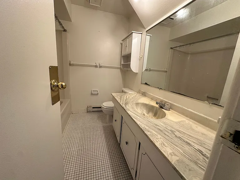 University Park Apartments near Cornell University — Photo 415