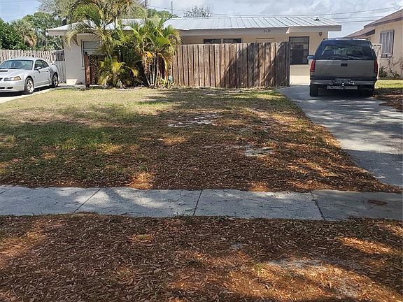 4th image of 2633 Arnold St