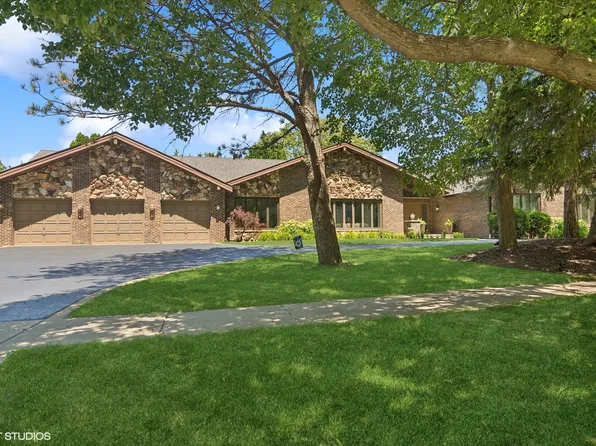 2111 Malory Ln, Highland Park, IL 60035