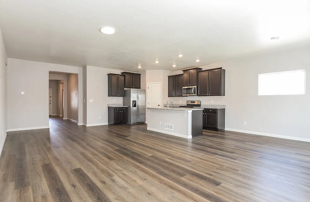 3 bed, 2.0 bath, 1965 sqft, $3,255 — Photo 4
