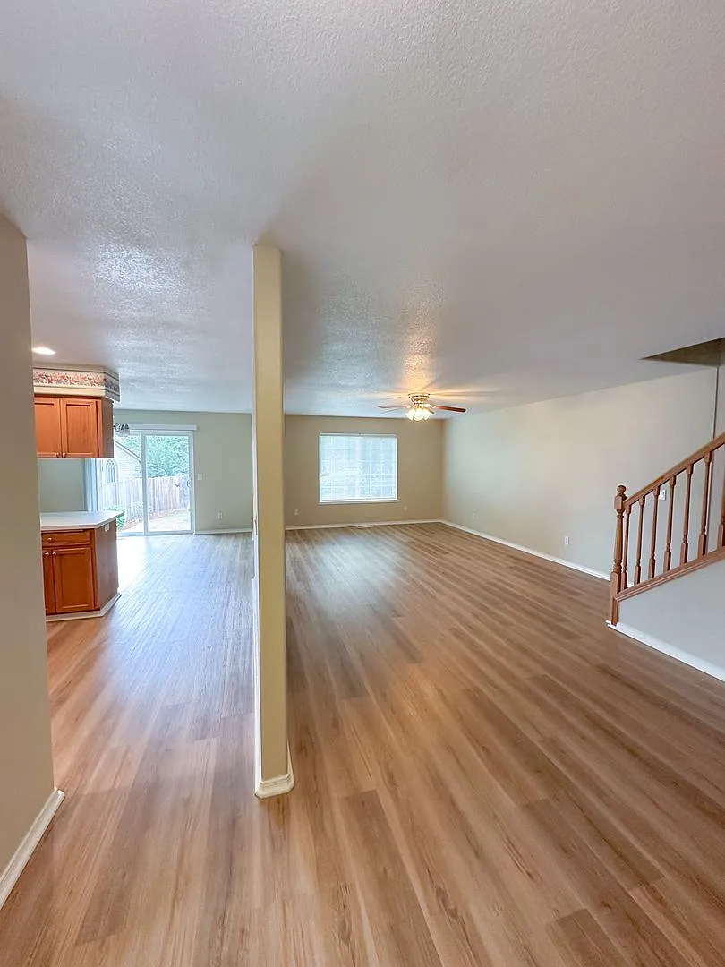 PR0038-02 - Northern Heights Duplex — Photo 3
