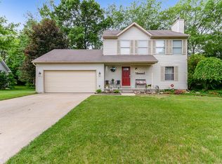 2333 Hickory Circle Dr, Howell, MI 48855