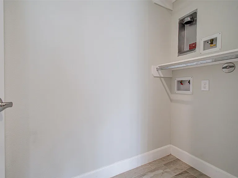 2818 Grand Fountains Dr #B — Photo 31