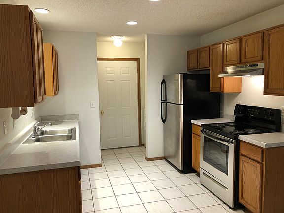 3rd image of 137 W Northaven St