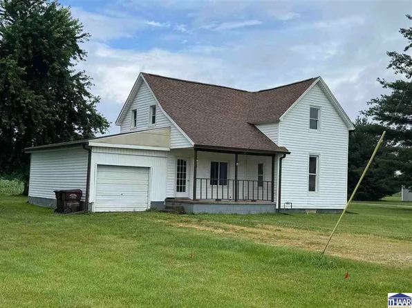 11743 E North St #200E, Farmersburg, IN 47850
