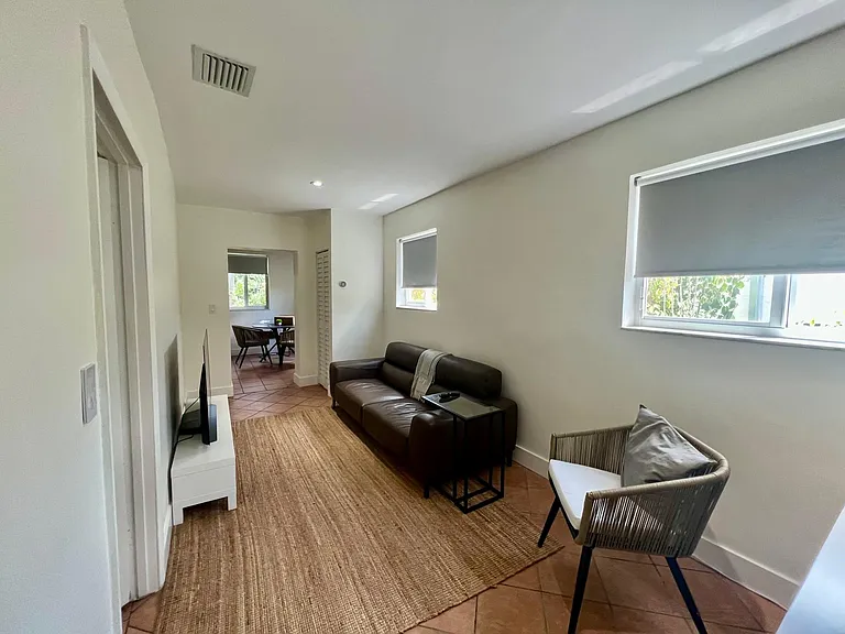 2356 SW 18th St #2 — Photo 3