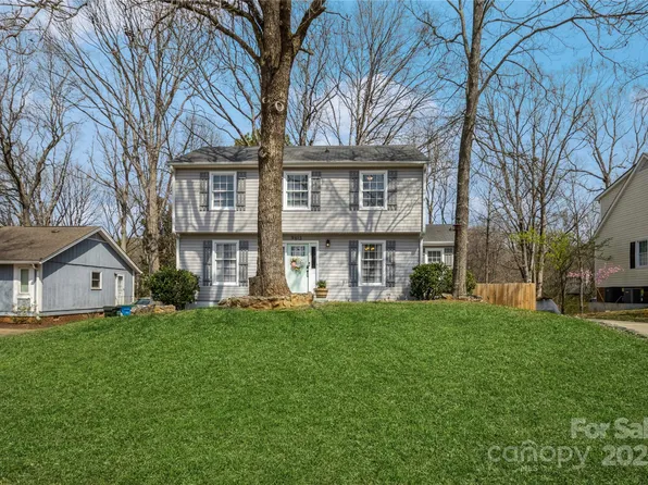 9613 Central Dr, Mint Hill, NC 28227