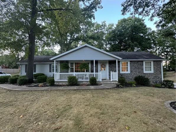 625 Woodland St SW, Hartville, OH 44632