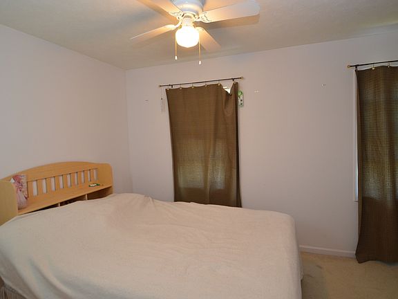 4th image of 128 Queensland Dr