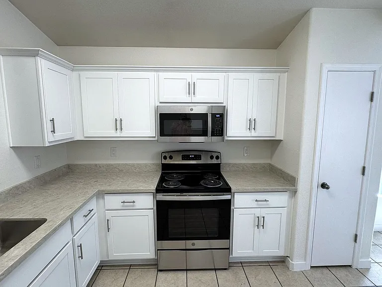 12710 W Ash St — Photo 3
