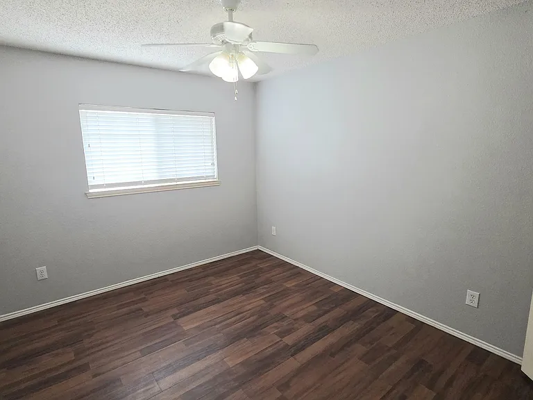 12783 Honey Locust Cir — Photo 22