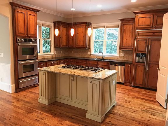 2nd image of 4108 Onslow Pl SE
