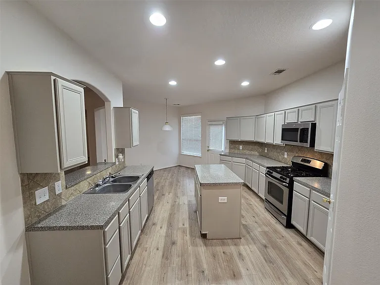 19427 Egret Wood Way — Photo 5