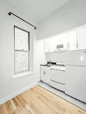 2nd image of 328 W 83rd St APT 4G
