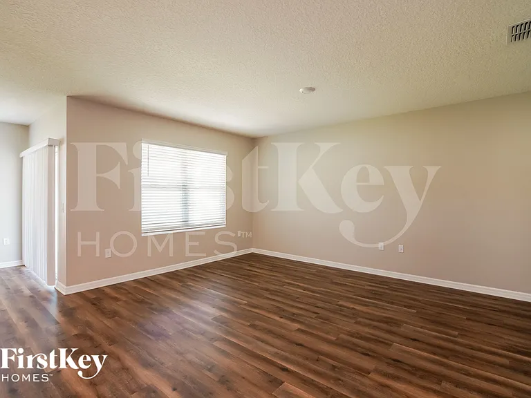 2741 Grand Central Ave — Photo 5