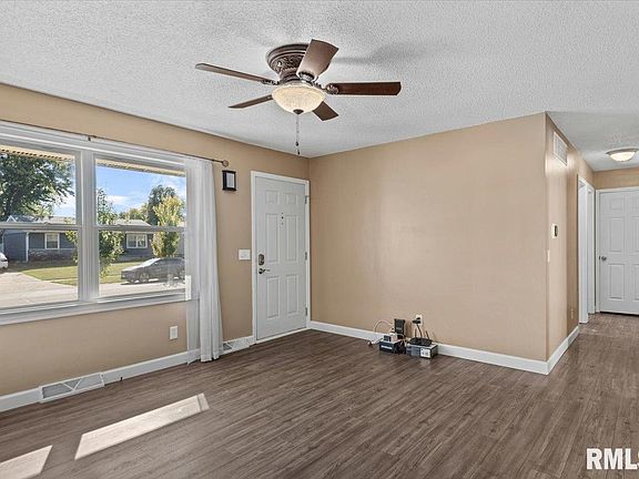 5th image of 3009 Sandgate Rd