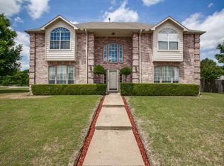 1743 Plum Creek Dr, Desoto, TX 75115