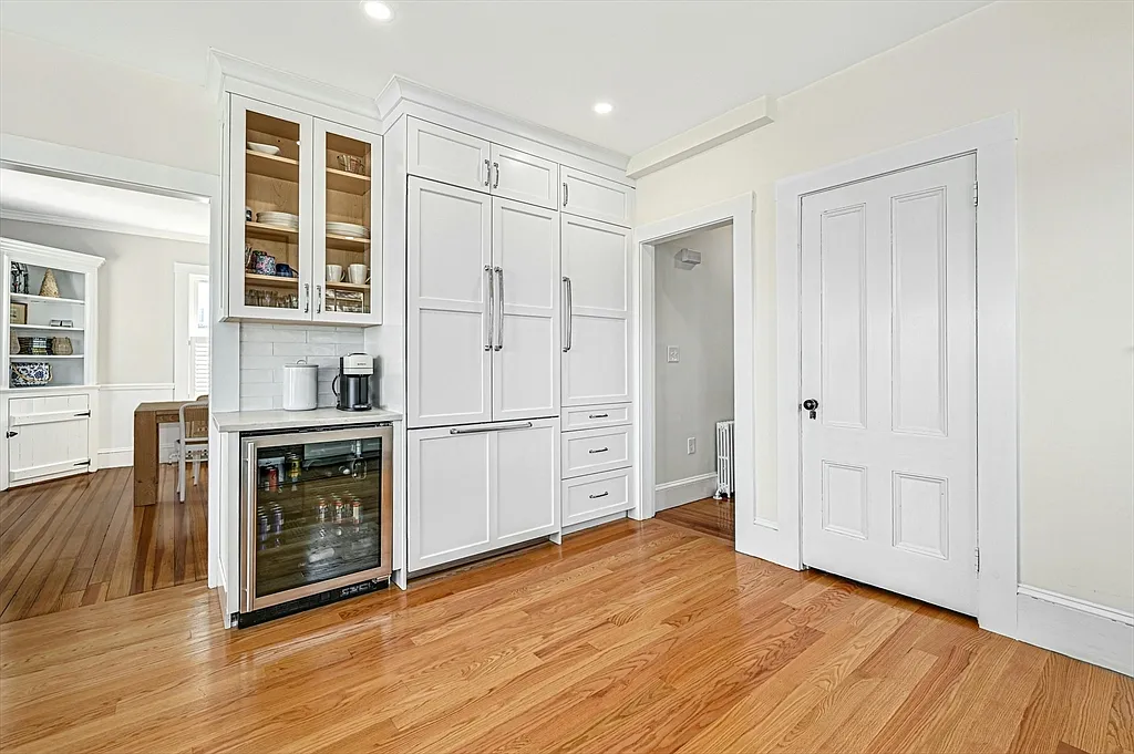 3 bed, 2.0 bath, 1443 sqft, $6,000 — Photo 4