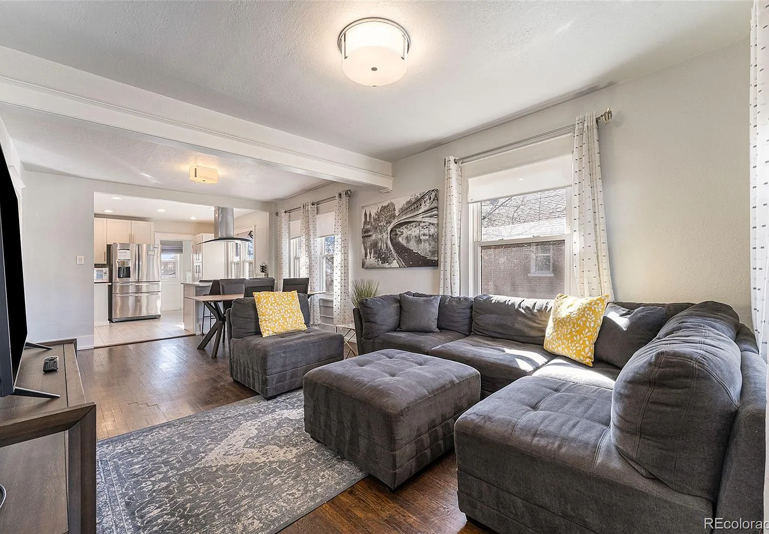 3 bed, 2.0 bath, 960 sqft, $2,750 — Photo 1