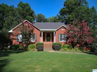 122 Joey Rd SE, Owens Cross Roads, AL 35763