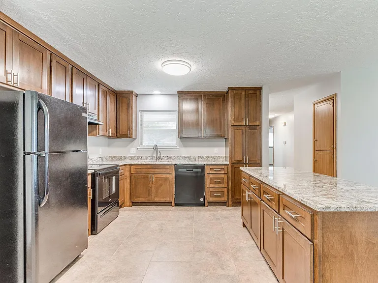 306 S Mercedes Dr — Photo 7