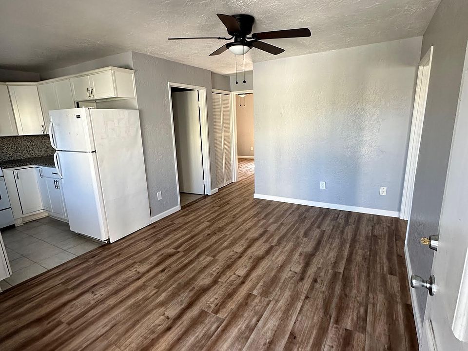 Kitchen and livingroom