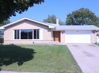 619 Trent Ln, Schaumburg, IL 60193