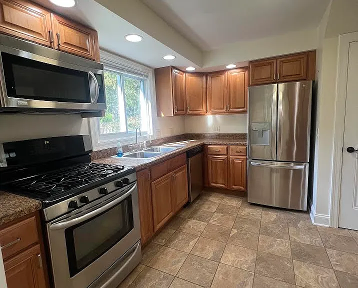 155 Lattimore Rd — Photo 6