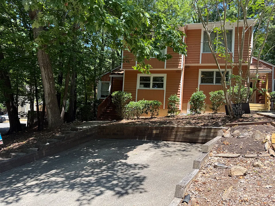113 S Peak Dr