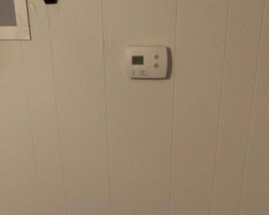 Heat pump thermostat